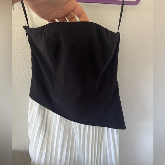 Commense strapless pleated dress. Size Large. Black and white. NWT. - Picture 3 of 4